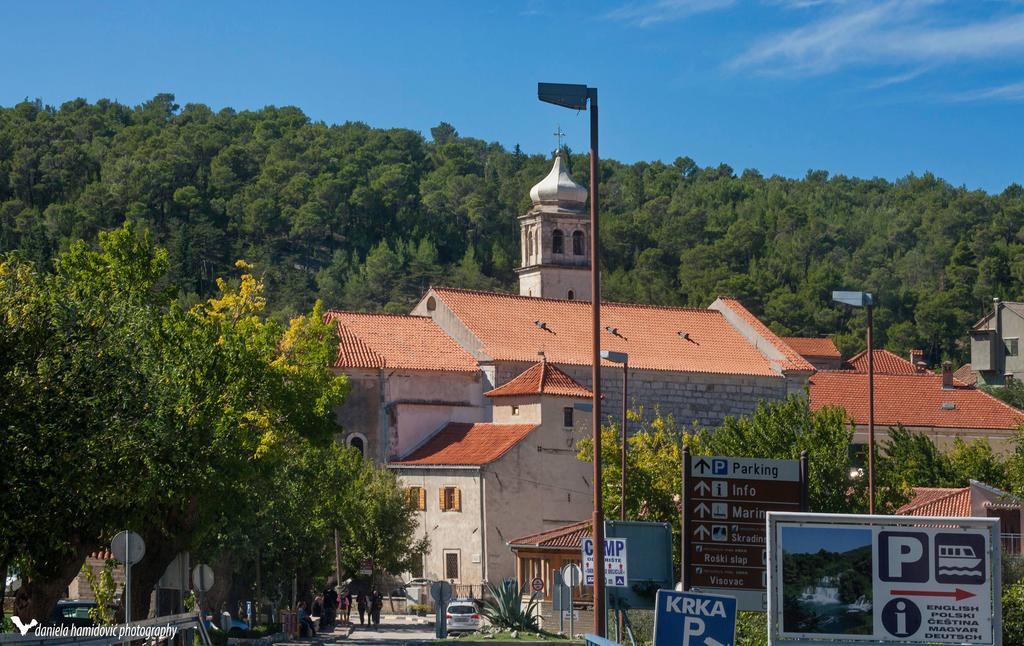 Guest Accomodation Zura Skradin Ngoại thất bức ảnh