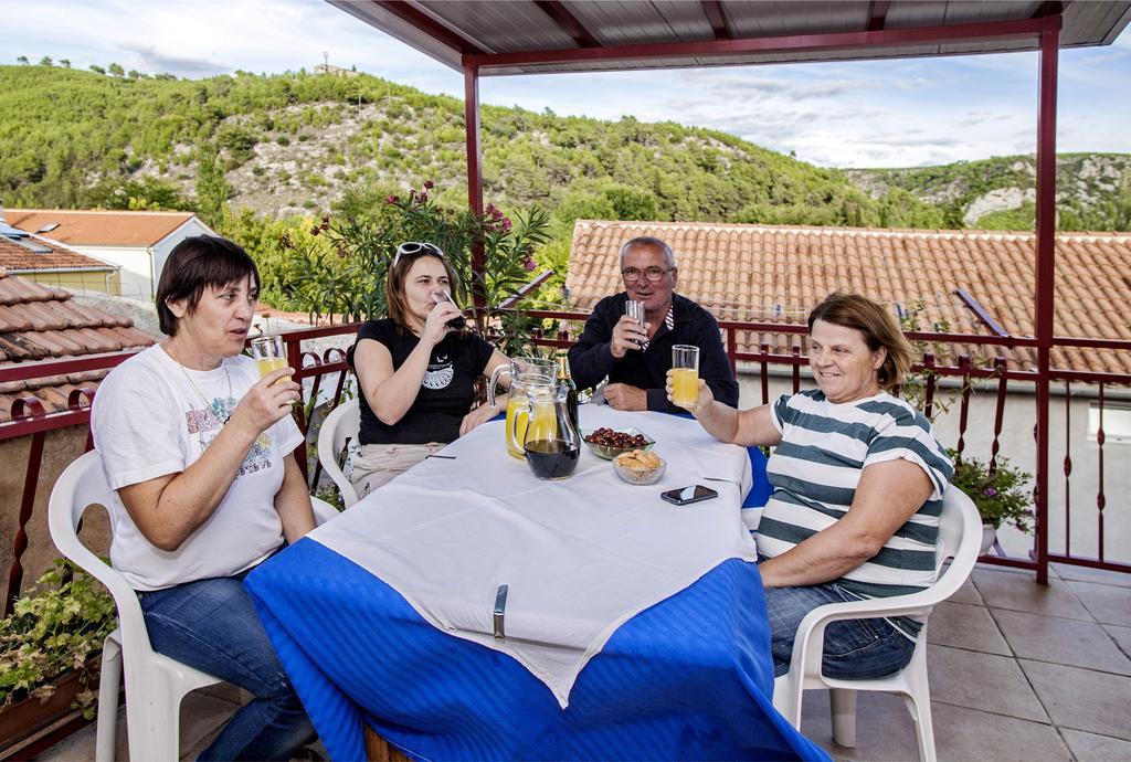 Guest Accomodation Zura Skradin Ngoại thất bức ảnh