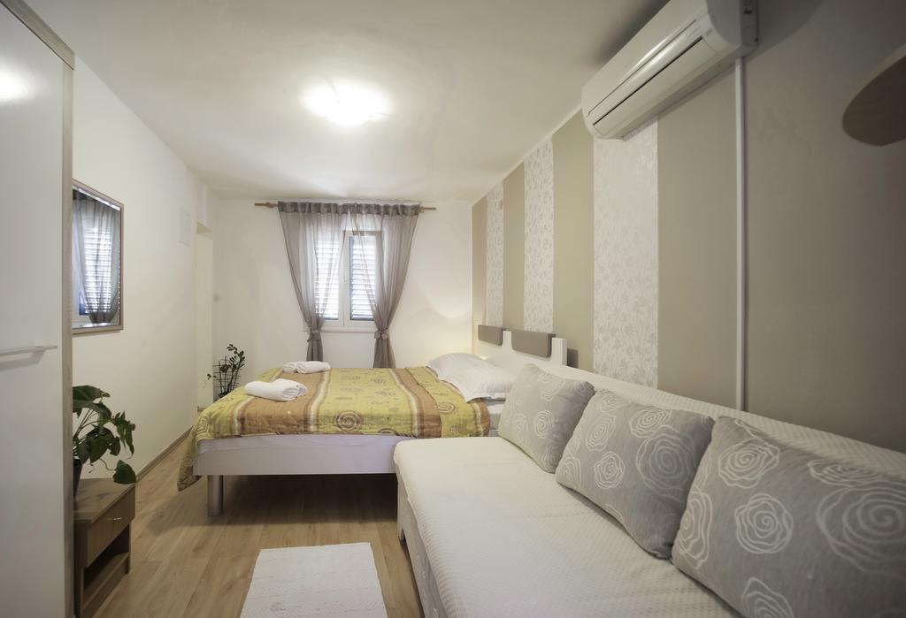 Guest Accomodation Zura Skradin Ngoại thất bức ảnh