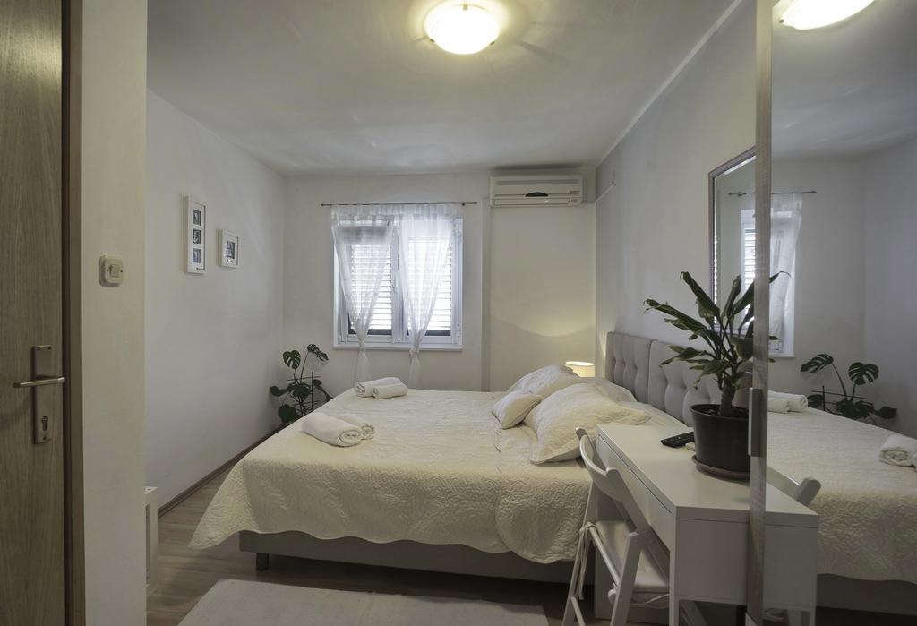 Guest Accomodation Zura Skradin Ngoại thất bức ảnh