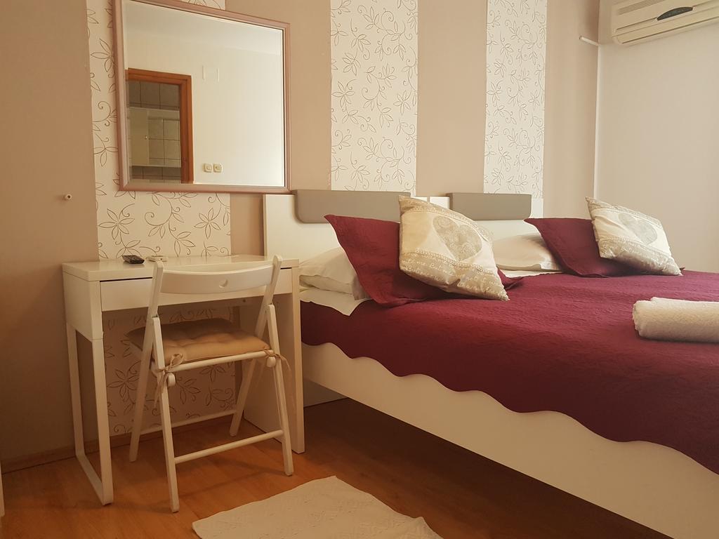 Guest Accomodation Zura Skradin Ngoại thất bức ảnh